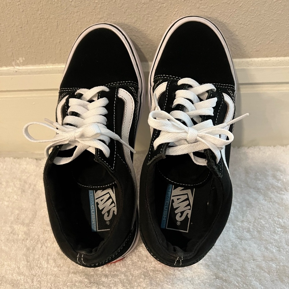 Vans - Picture 5 of 7